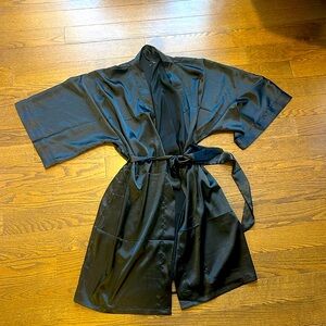 AW bridal women’s short bathrobe, silky material, polyester, size large